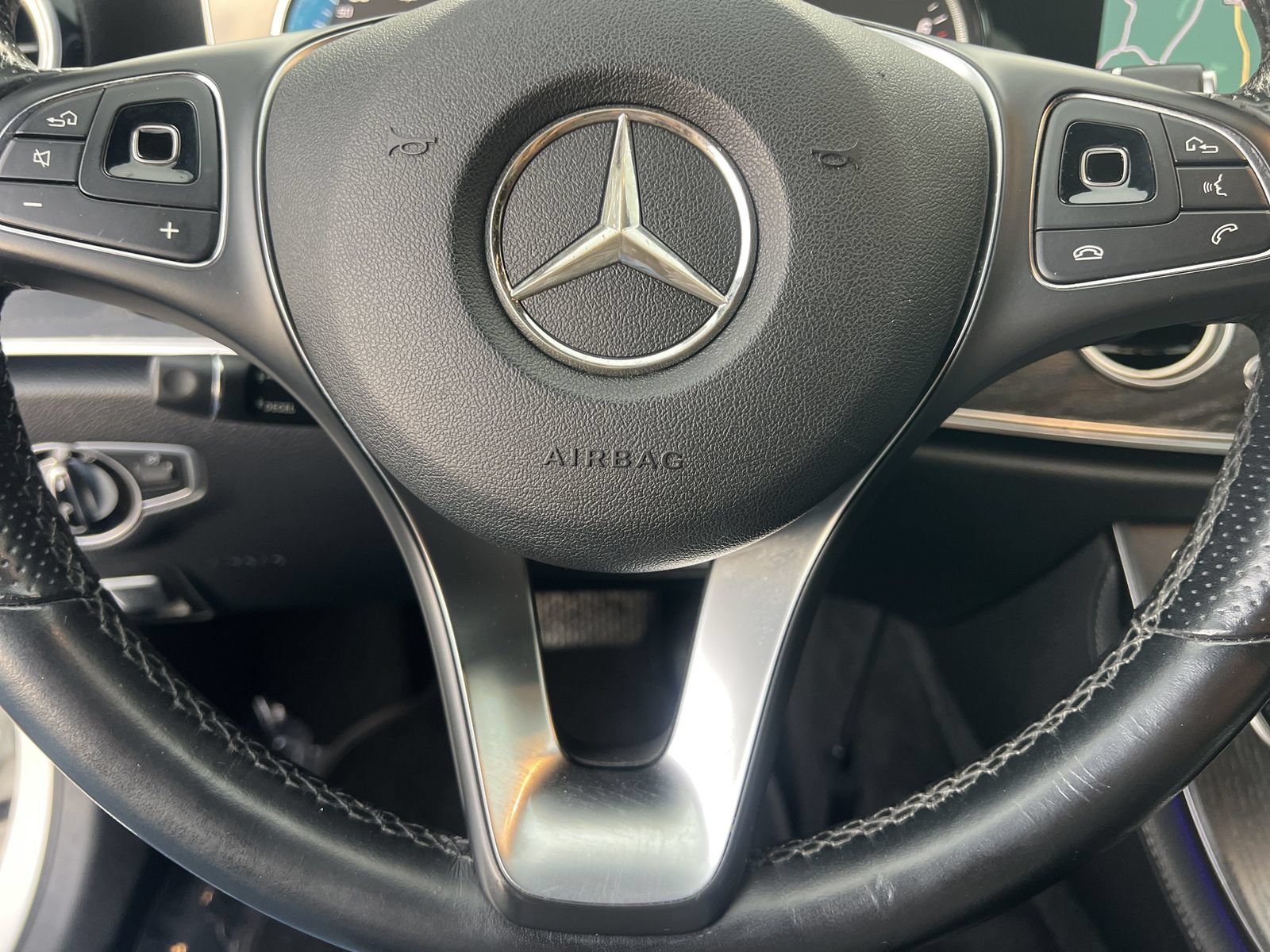 Used 2018 Mercedes-Benz E 300 image 8
