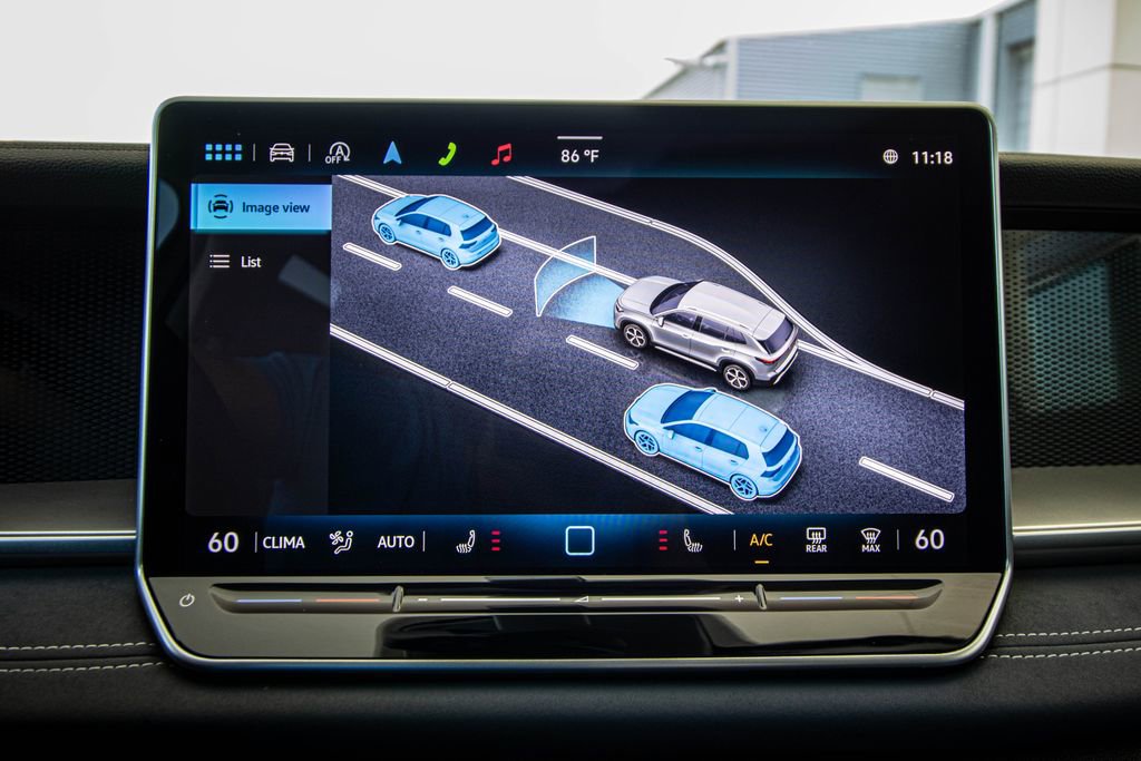 Certified 2025 Volkswagen Tiguan SE image 47