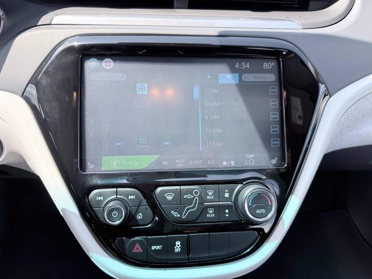 Used 2019 Chevrolet Bolt Premier w/ Infotainment Package FWD image 12