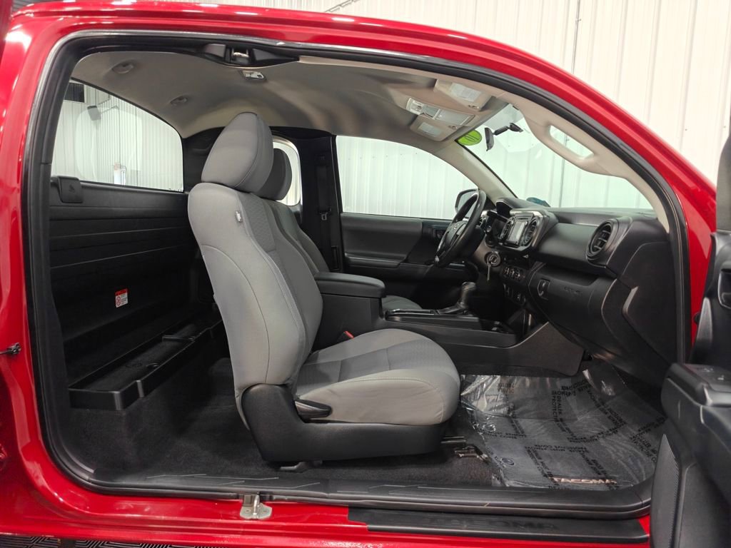 Used 2016 Toyota Tacoma SR image 23