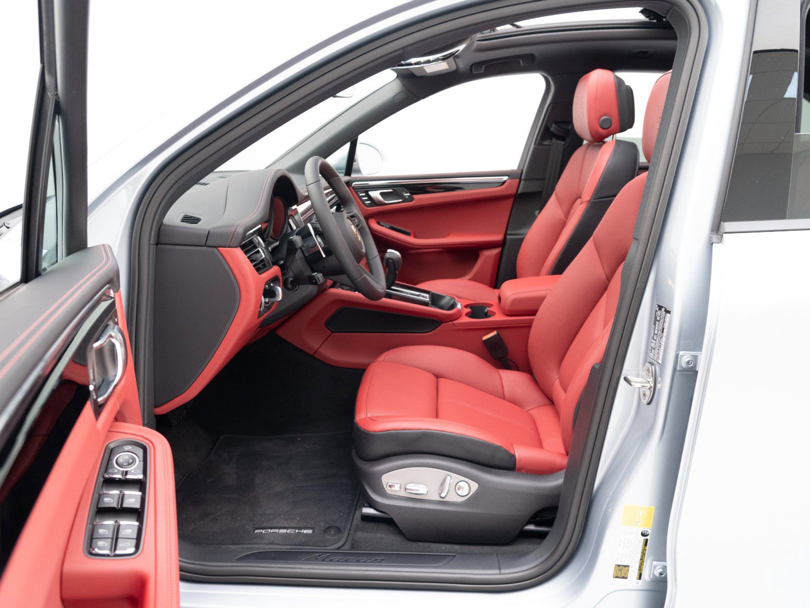 New 2026 Porsche Macan image 17