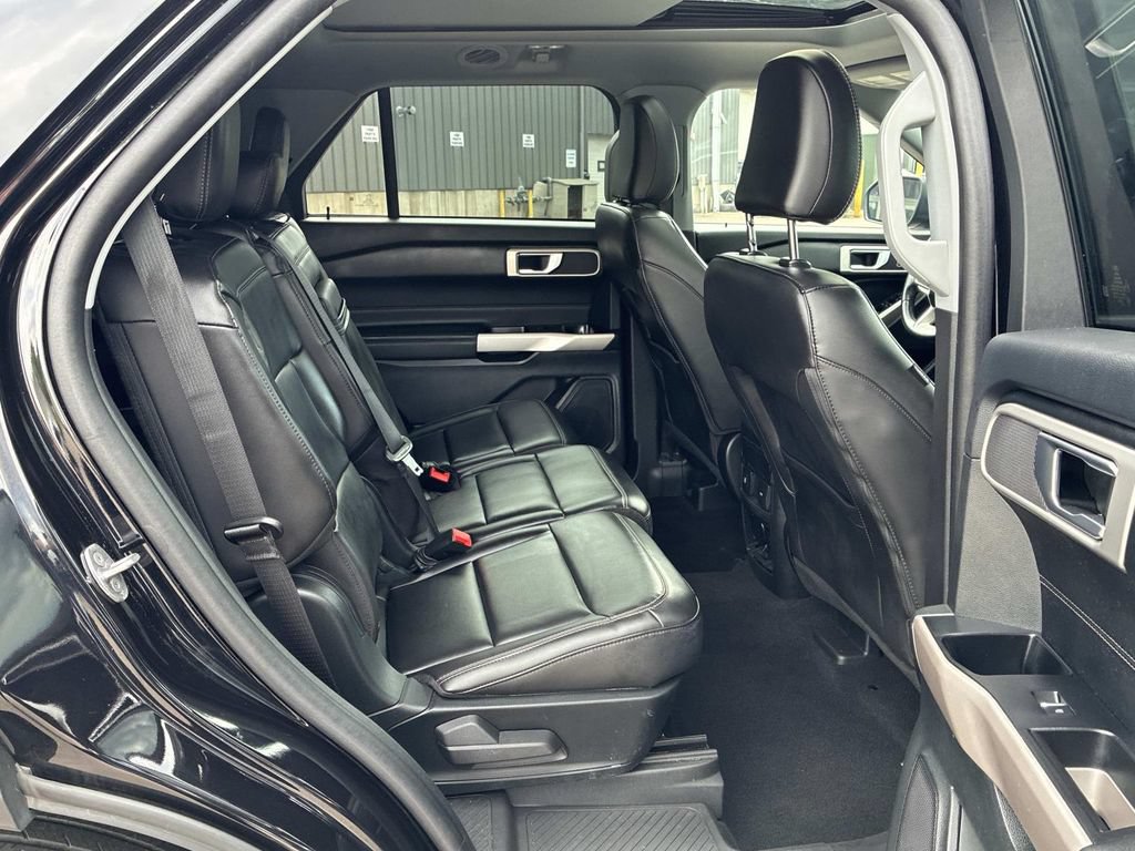 Used 2023 Ford Explorer XLT w/ Equipment Group 202A AWD/4WD image 10