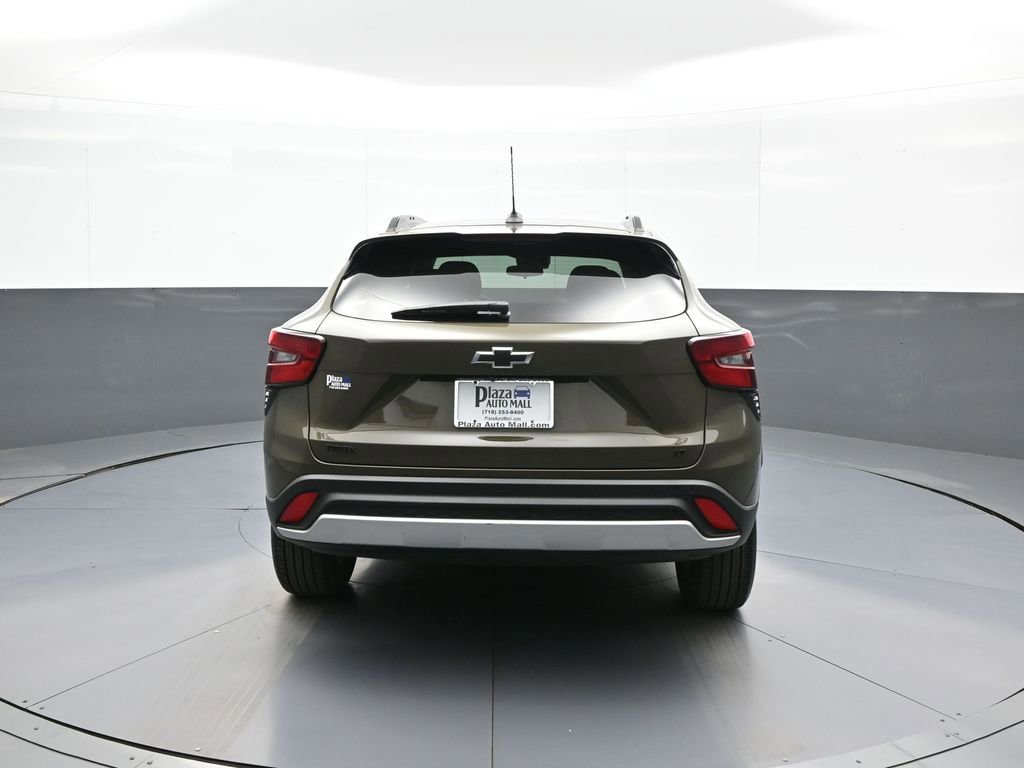 Used 2024 Chevrolet Trax LT w/ Driver Confidence Package image 7