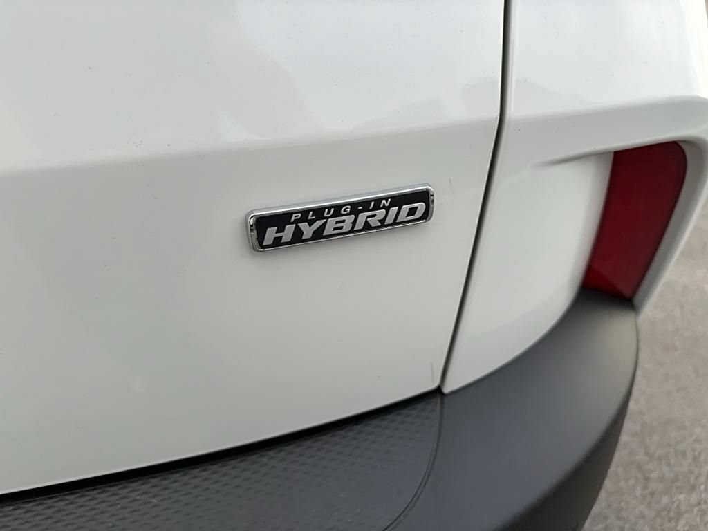 New 2025 Ford Escape SE FWD image 37