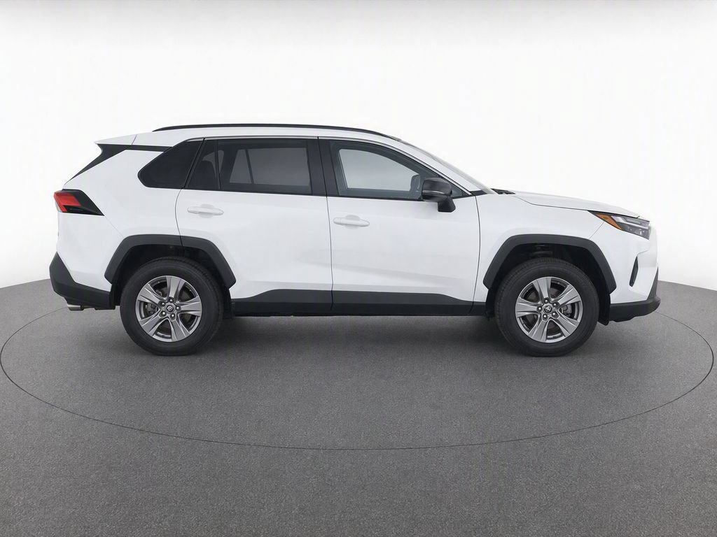 Used 2022 Toyota RAV4 XLE w/ Convenience Package AWD/4WD image 10