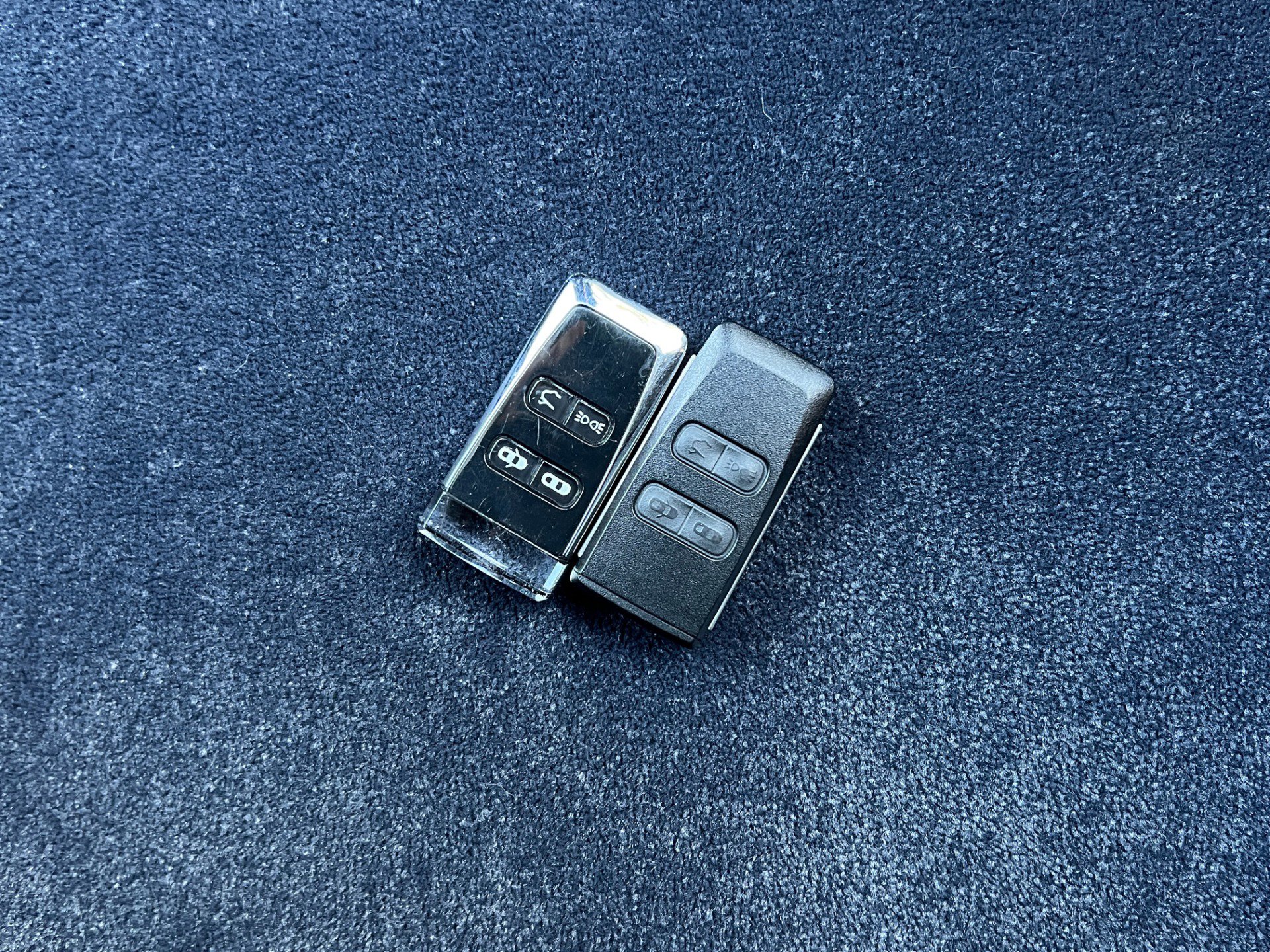 Used 2014 Aston Martin Vanquish Volante image 35