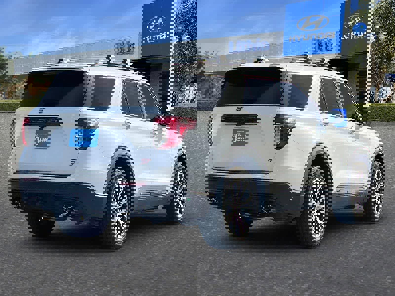 Used 2020 Ford Explorer ST w/ Premium Technology Package image 3