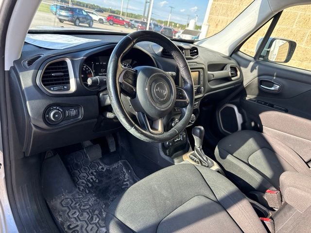 Used 2015 Jeep Renegade Latitude w/ Cold Weather Group AWD/4WD image 13