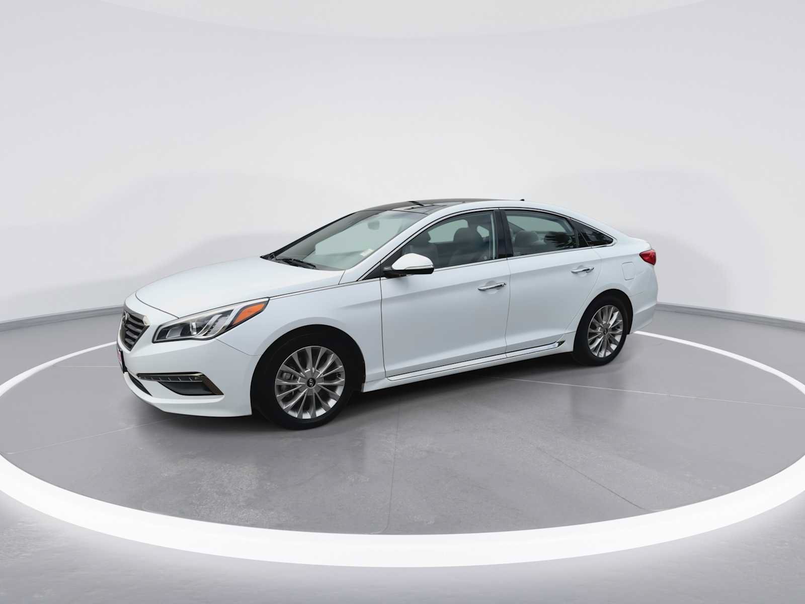 Used 2015 Hyundai Sonata Limited w/ Option Group 06 FWD image 4