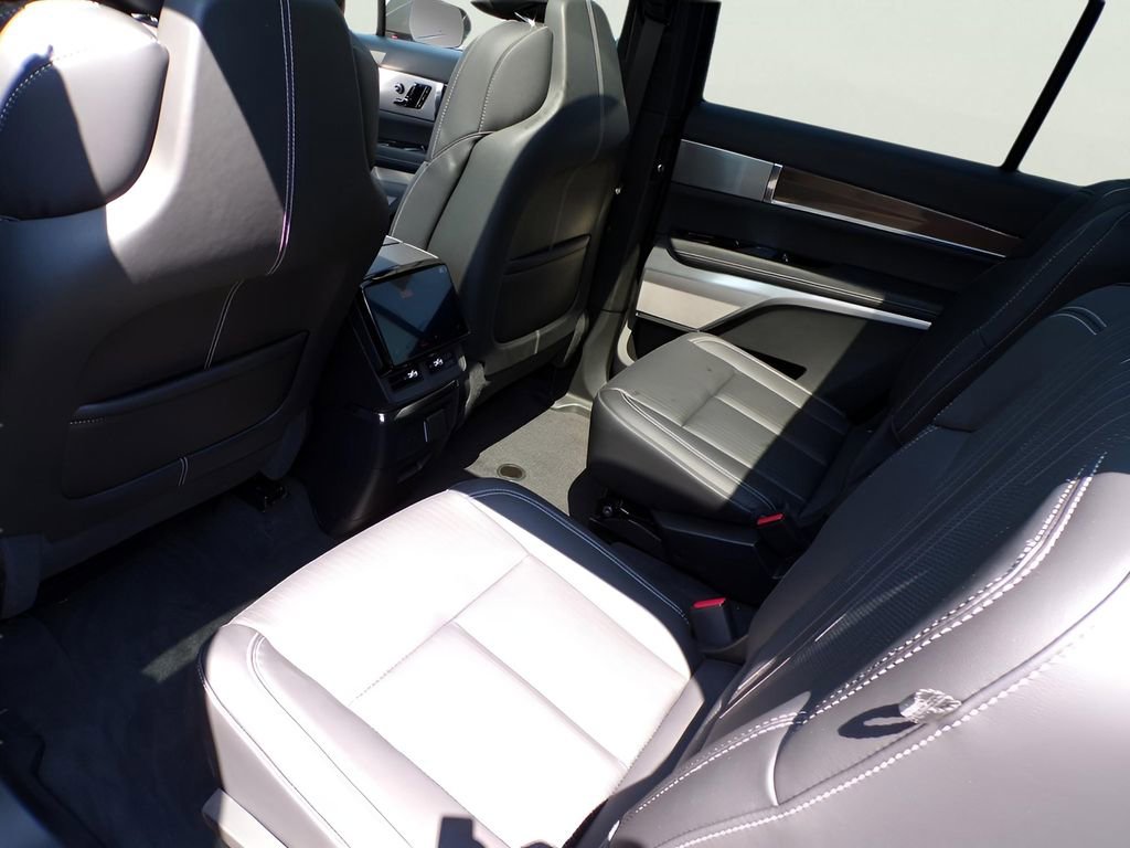 New 2026 Cadillac Vistiq Luxury image 7