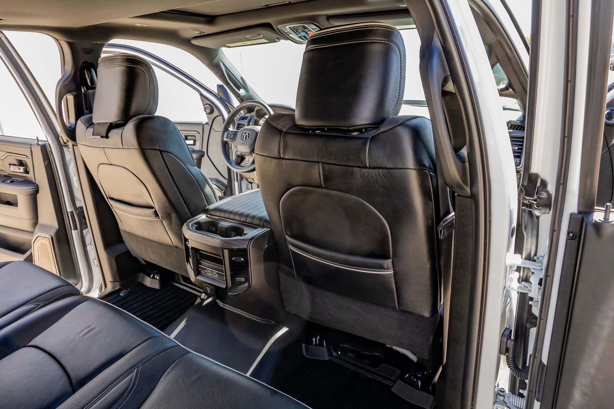 Used 2025 RAM 3500 Limited image 32