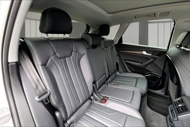 Used 2025 Audi Q5 2.0T Premium Plus w/ Premium Plus Package AWD/4WD image 25