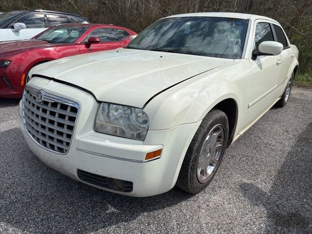 Used 2005 Chrysler 300 Touring RWD image 4