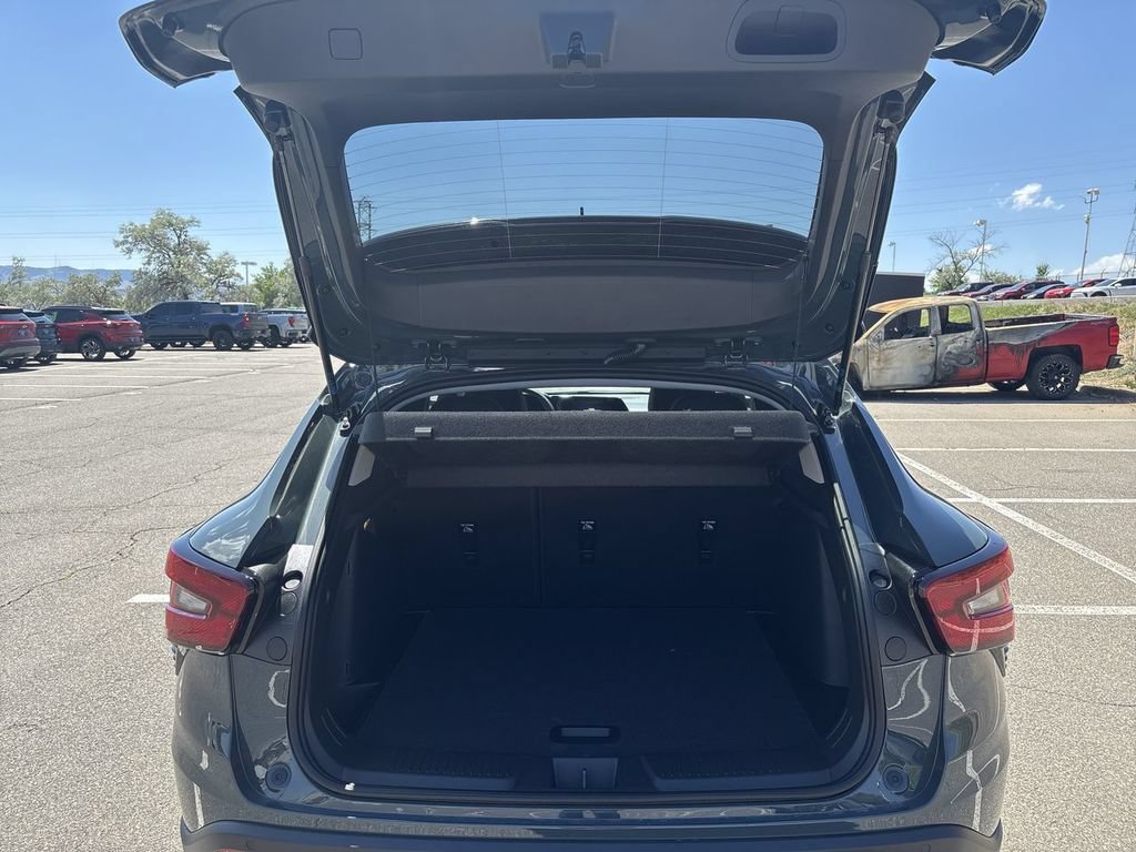 New 2026 Chevrolet Trax LT w/ Driver Confidence Package FWD image 25