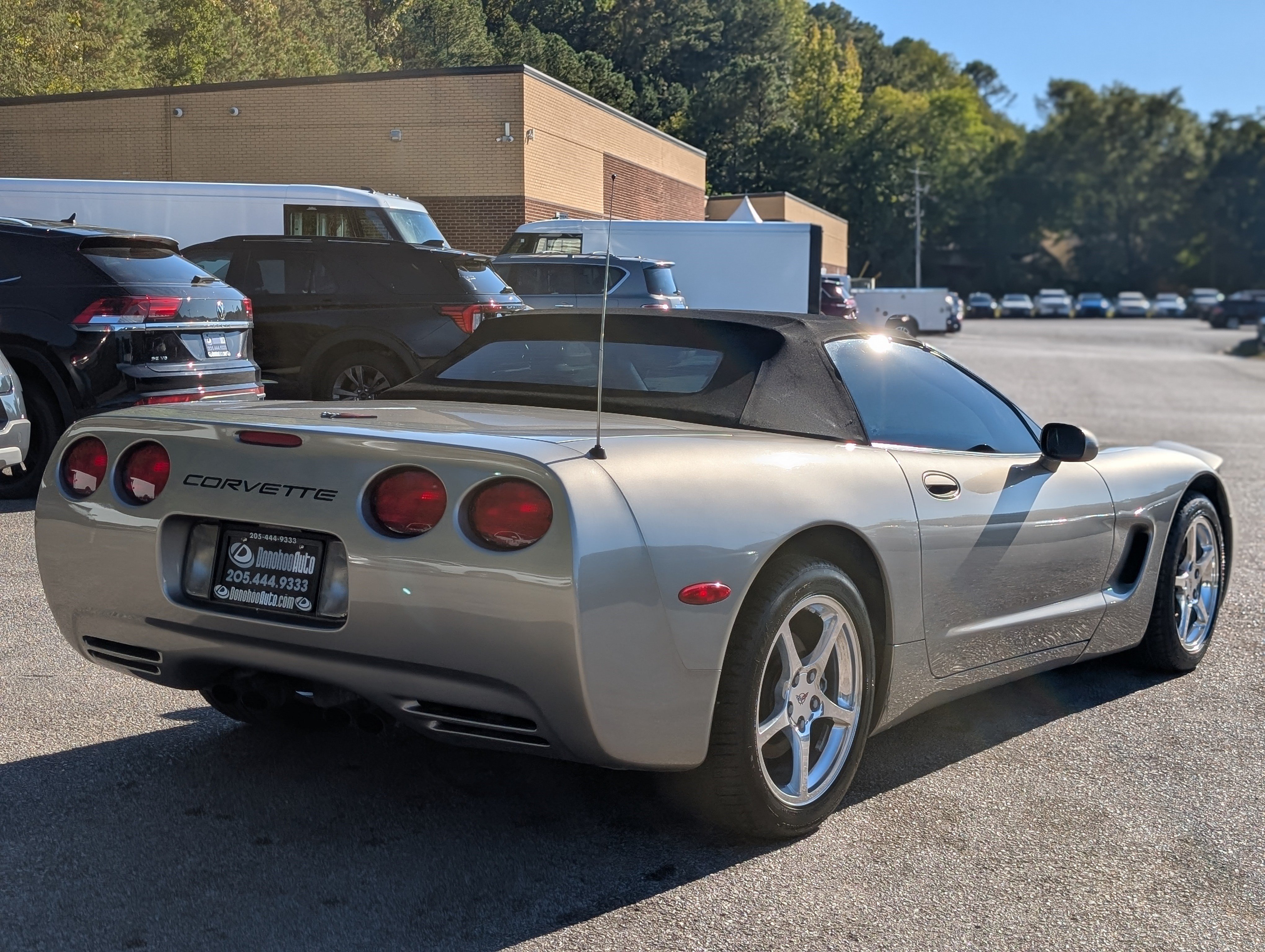 Used 2000 Chevrolet Corvette Convertible w/ Performance Handling Pkg RWD image 9