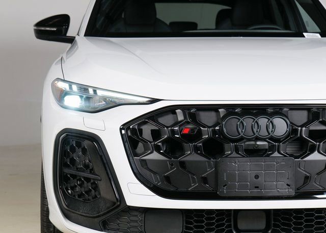 New 2025 Audi SQ5 Prestige image 27