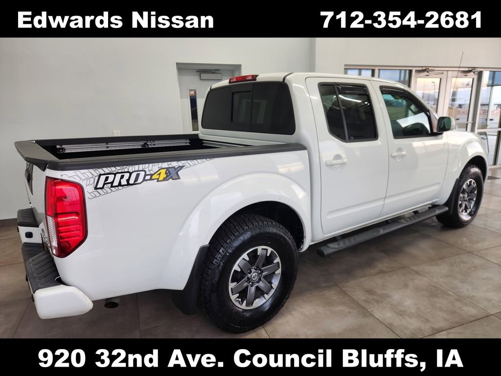 Used 2017 Nissan Frontier PRO-4X image 6