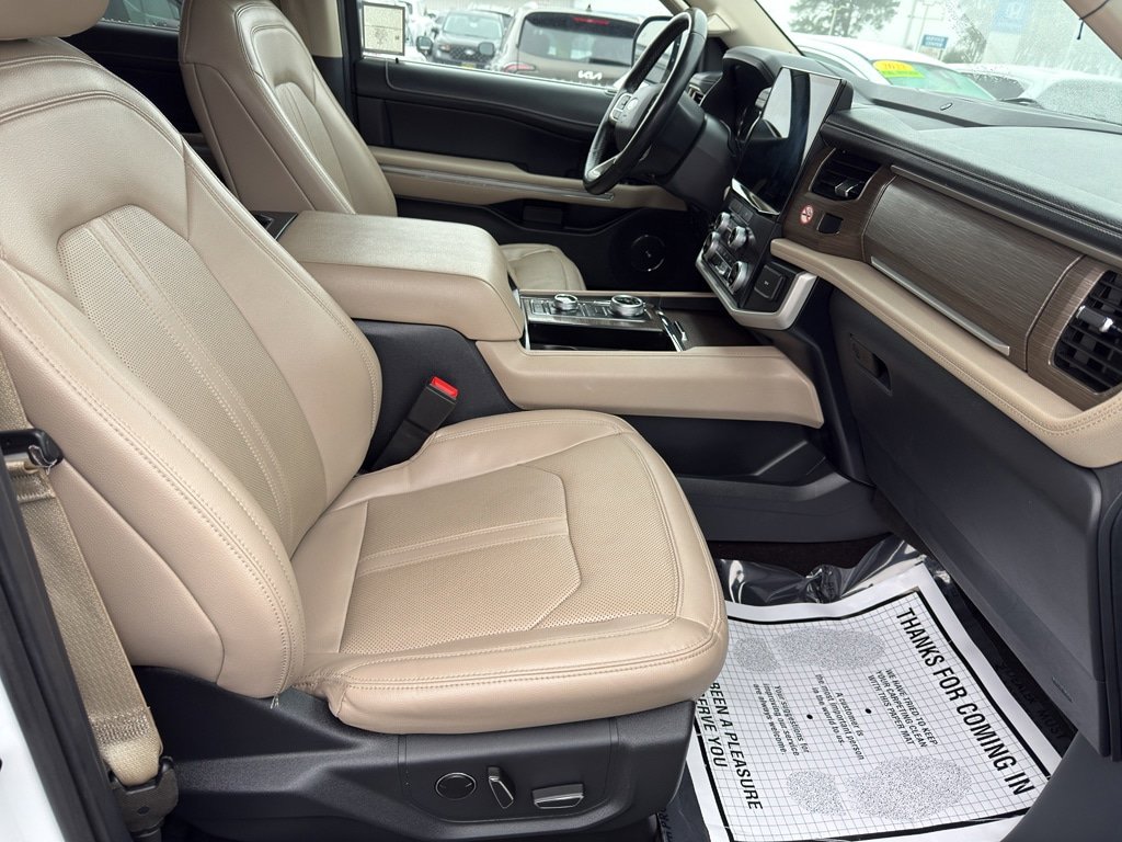 Used 2023 Ford Expedition Max Limited image 21