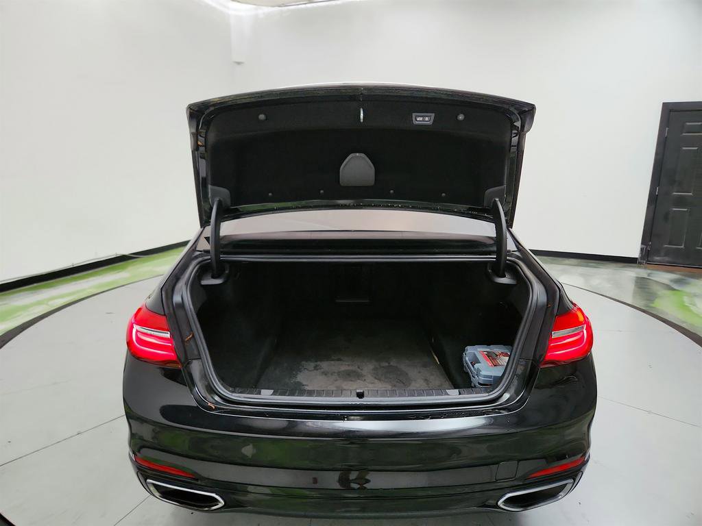 Used 2017 BMW 740i RWD image 32