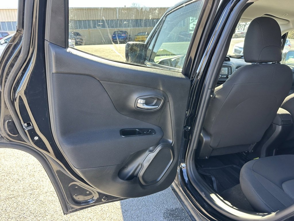 Used 2019 Jeep Renegade Sport w/ Sport Appearance Group image 18