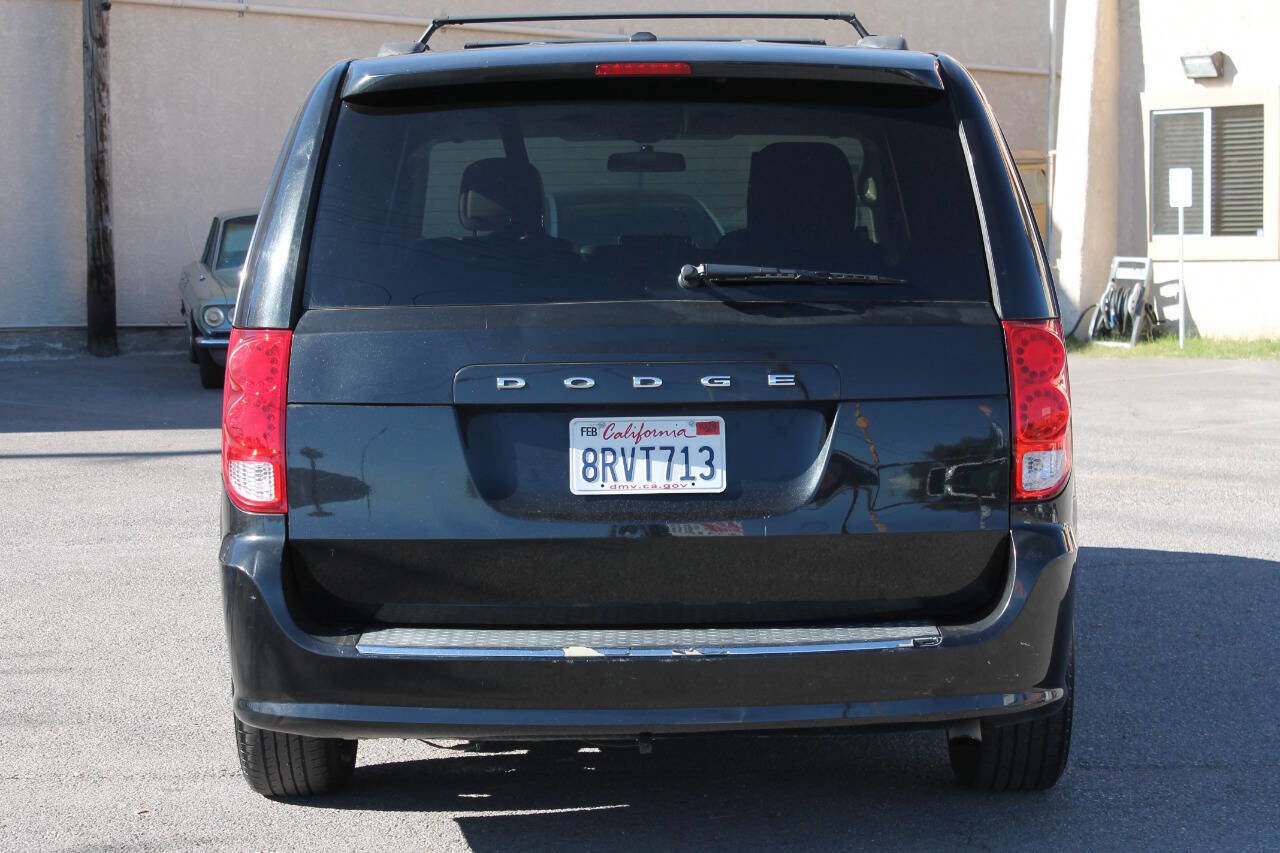 Used 2016 Dodge Grand Caravan SXT FWD image 7