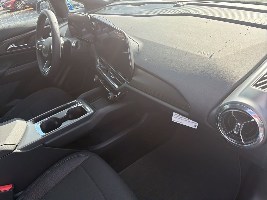 New 2026 Chevrolet Equinox EV LT image 17