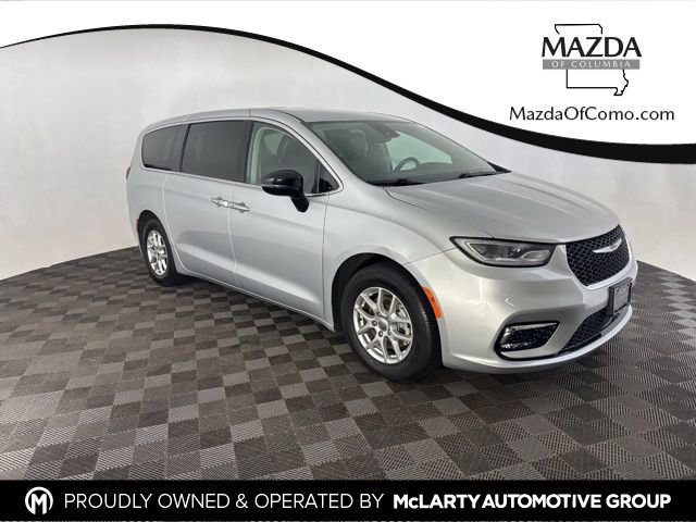 Used 2024 Chrysler Pacifica Touring-L