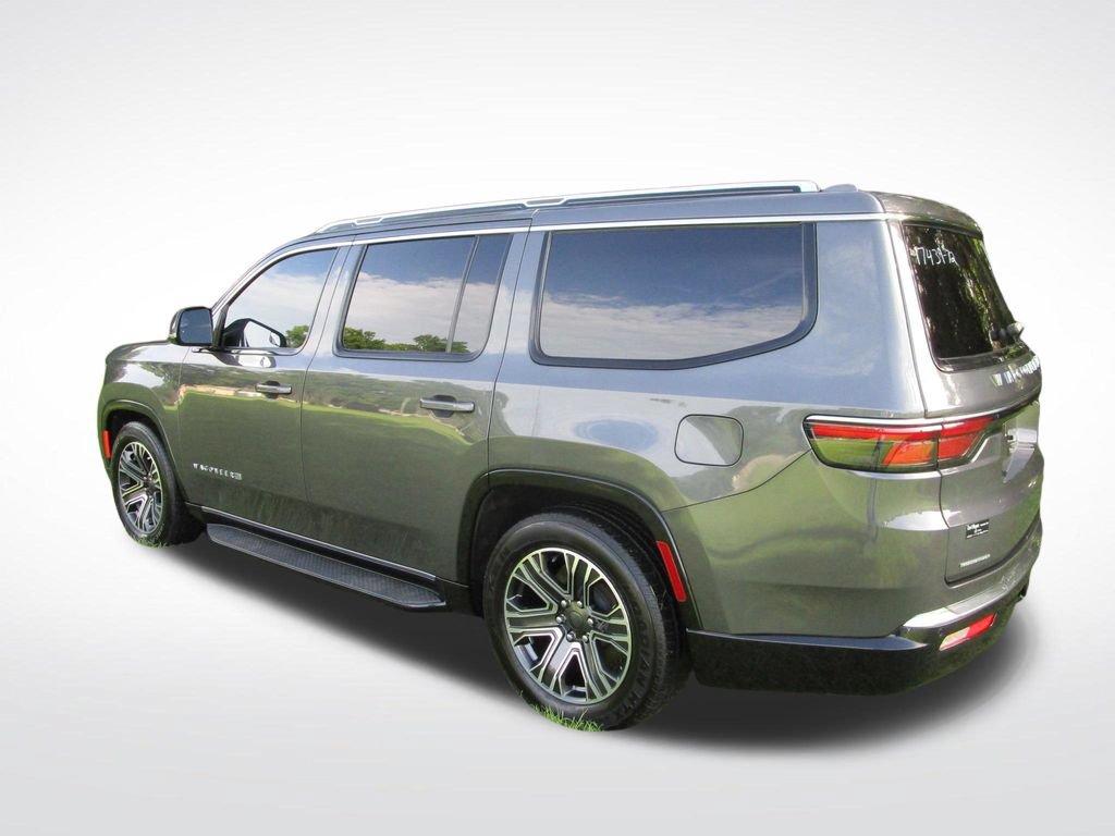 Used 2022 Jeep Wagoneer Series III AWD/4WD image 4