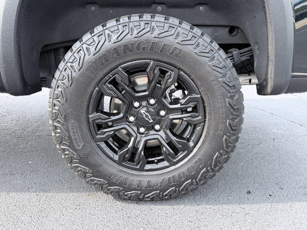 Used 2025 Chevrolet Silverado 1500 ZR2 w/ Technology Package AWD/4WD image 36