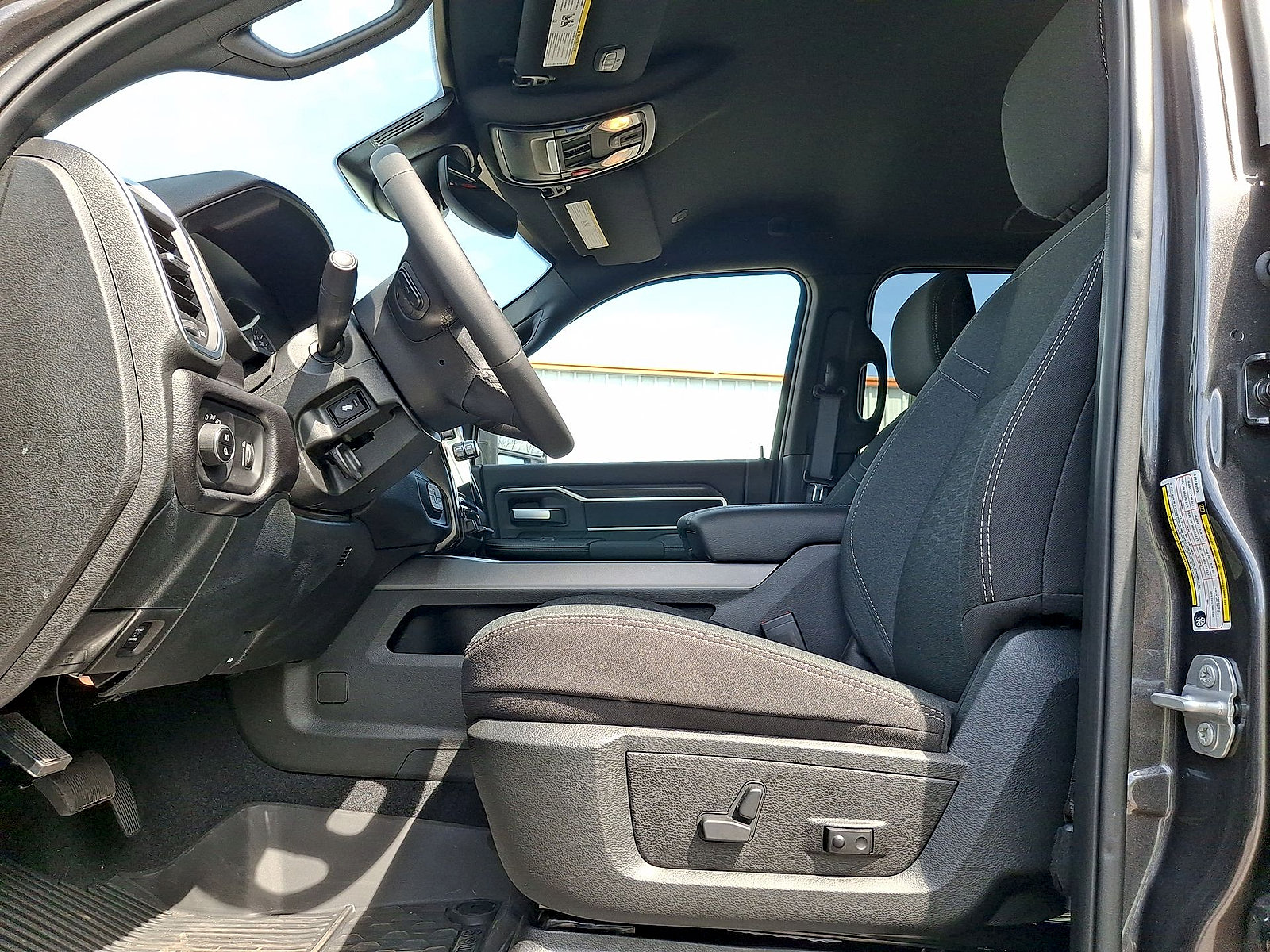 New 2025 RAM 2500 Big Horn AWD/4WD image 14