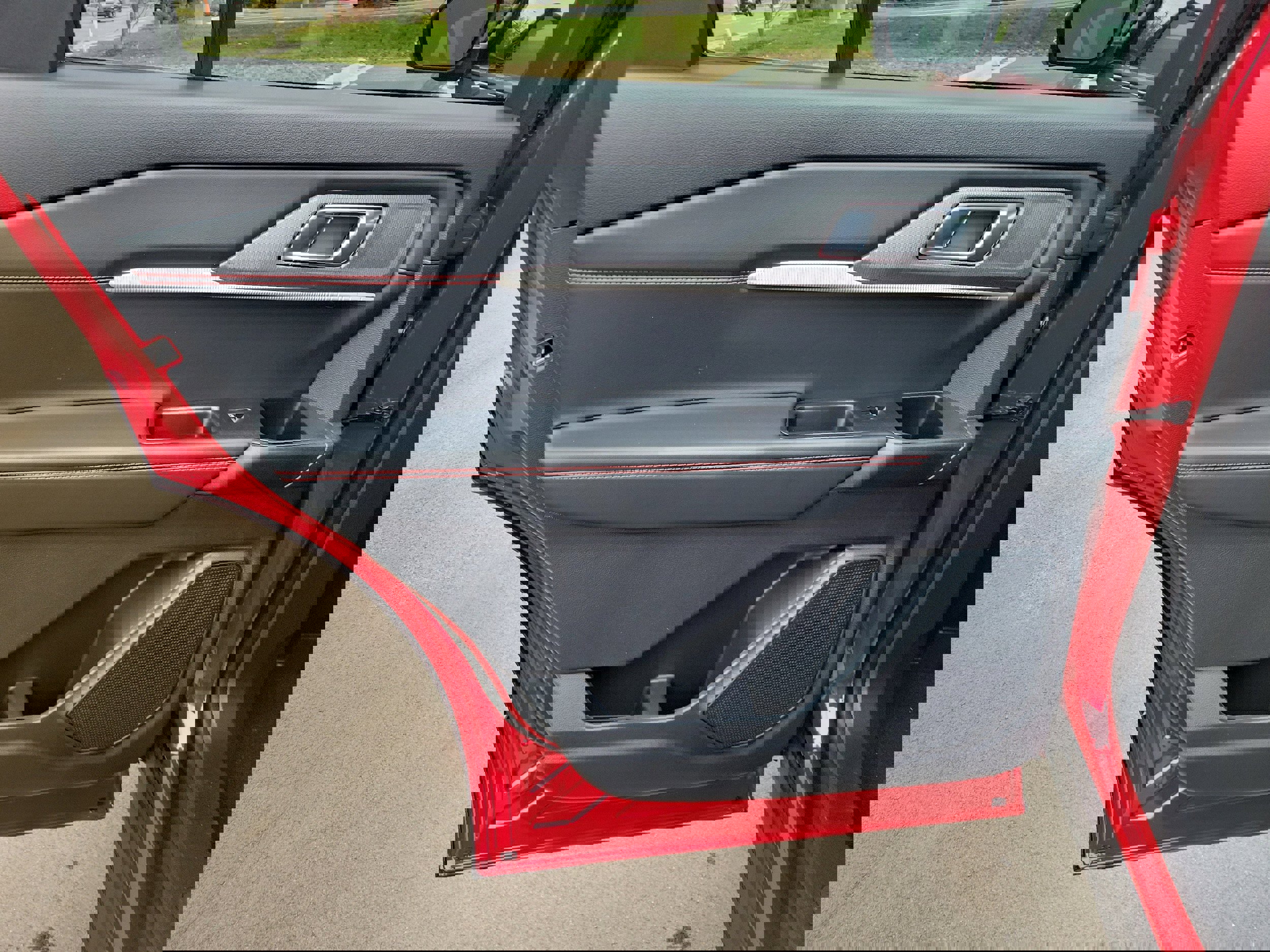 New 2026 Ford Explorer ST-Line w/ ST-Line Street Pack image 10