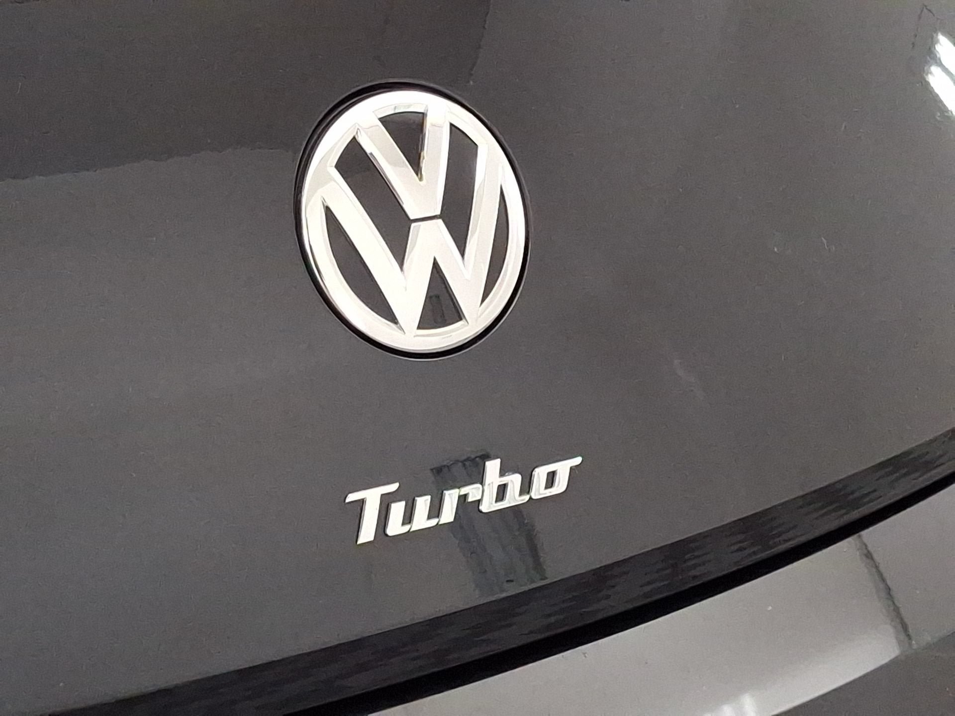 Used 2018 Volkswagen Beetle 2.0T Coast FWD image 24
