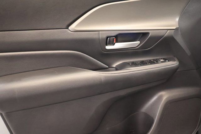 Certified 2024 Toyota Grand Highlander XLE image 11