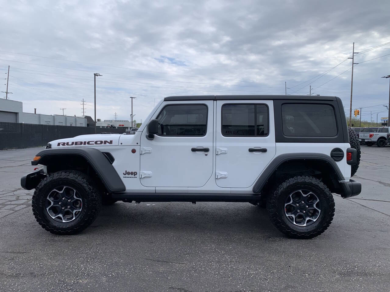 Used 2023 Jeep Wrangler Unlimited Rubicon w/ Dual Top Group AWD/4WD image 5