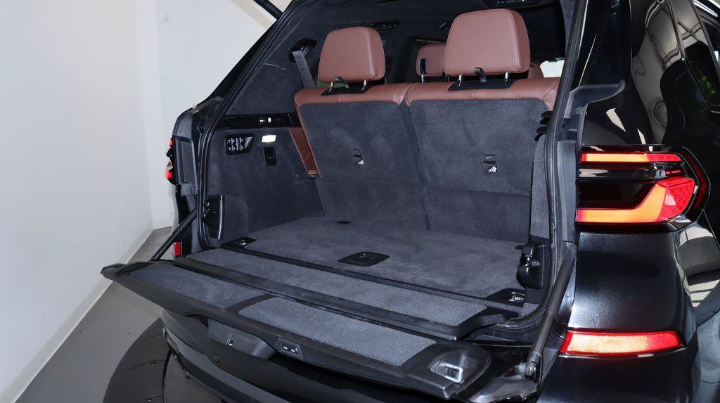 Used 2026 BMW X7 M60i AWD/4WD image 27
