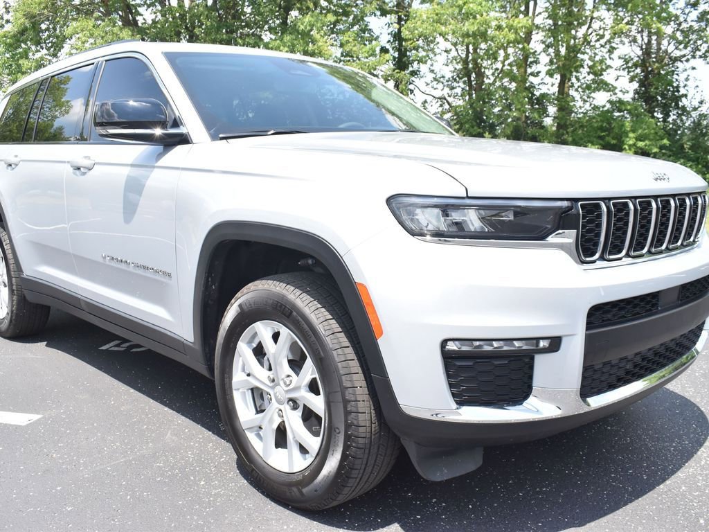 Used 2023 Jeep Grand Cherokee L Limited w/ Trailer Tow Group (B) image 8