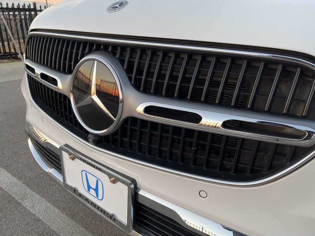 Used 2025 Mercedes-Benz GLC 300 4MATIC image 15