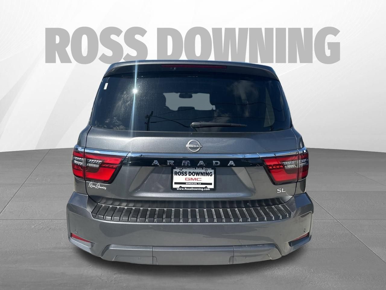 Used 2024 Nissan Armada SL w/ Captain's Chairs Package image 5