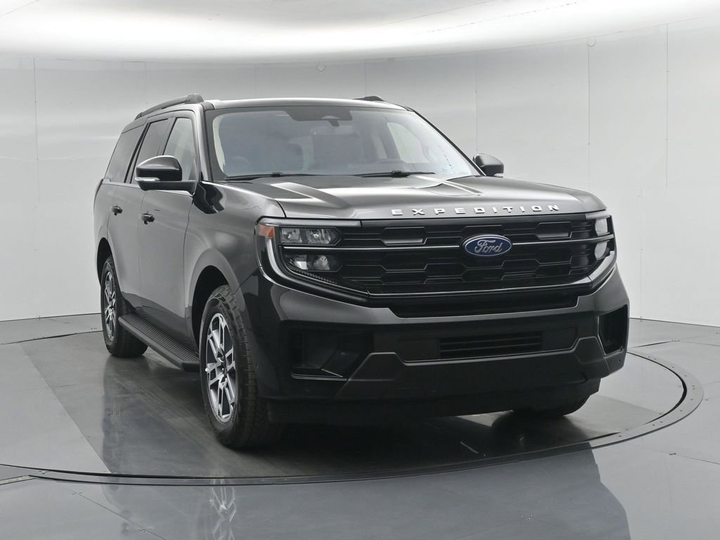Certified 2025 Ford Expedition Active AWD/4WD image 63