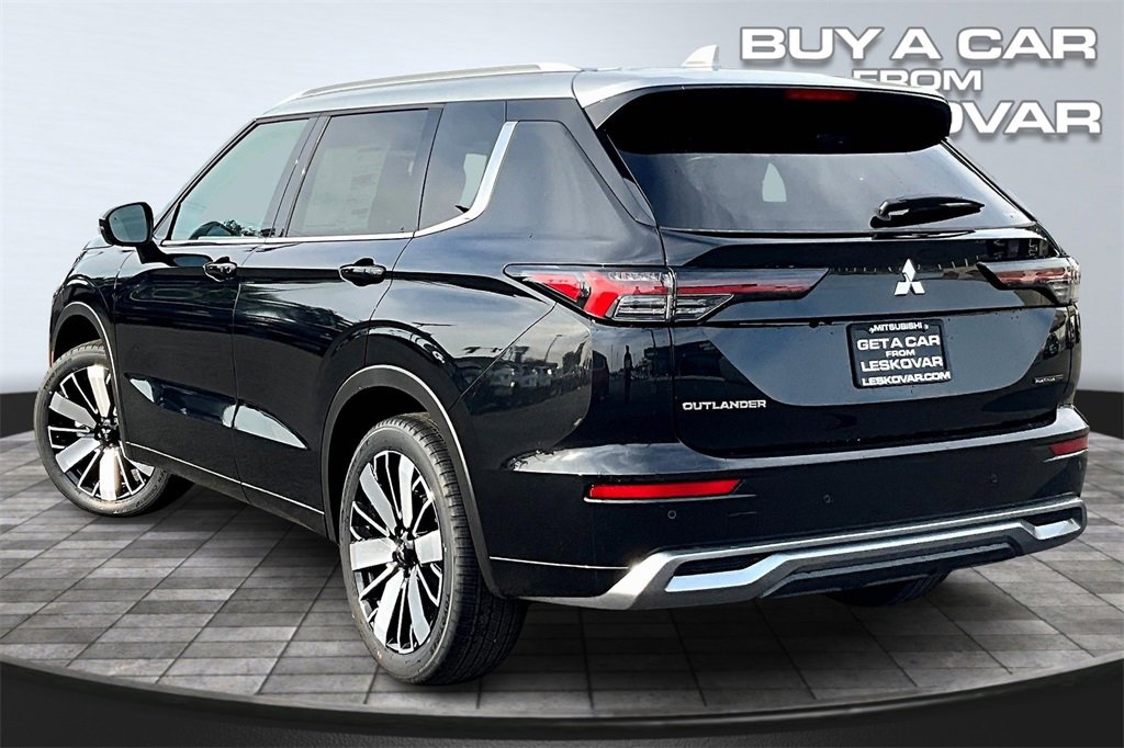 New 2025 Mitsubishi Outlander SEL image 3