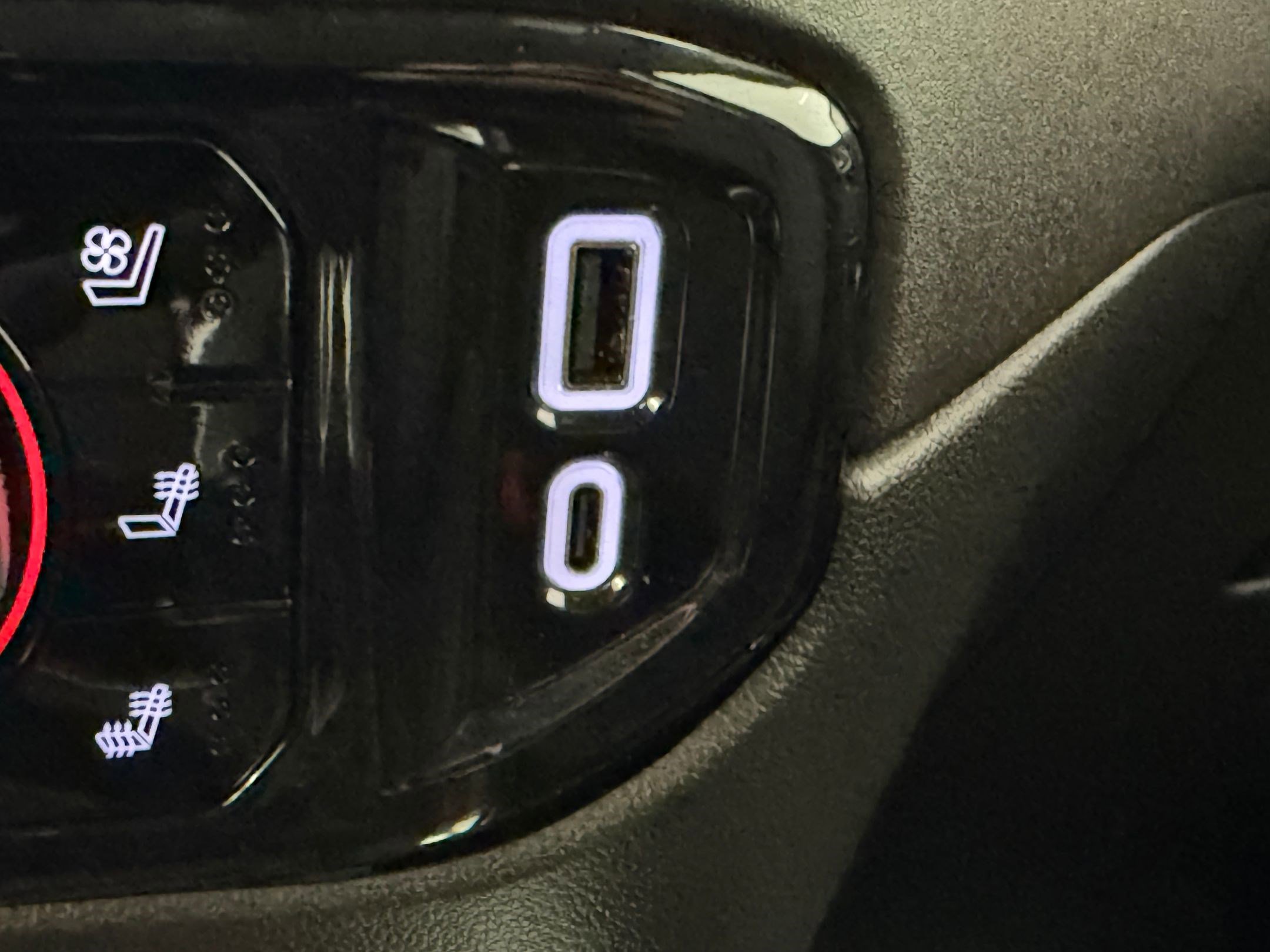 Used 2024 Chevrolet Silverado 2500 LTZ w/ LTZ Plus Package image 28