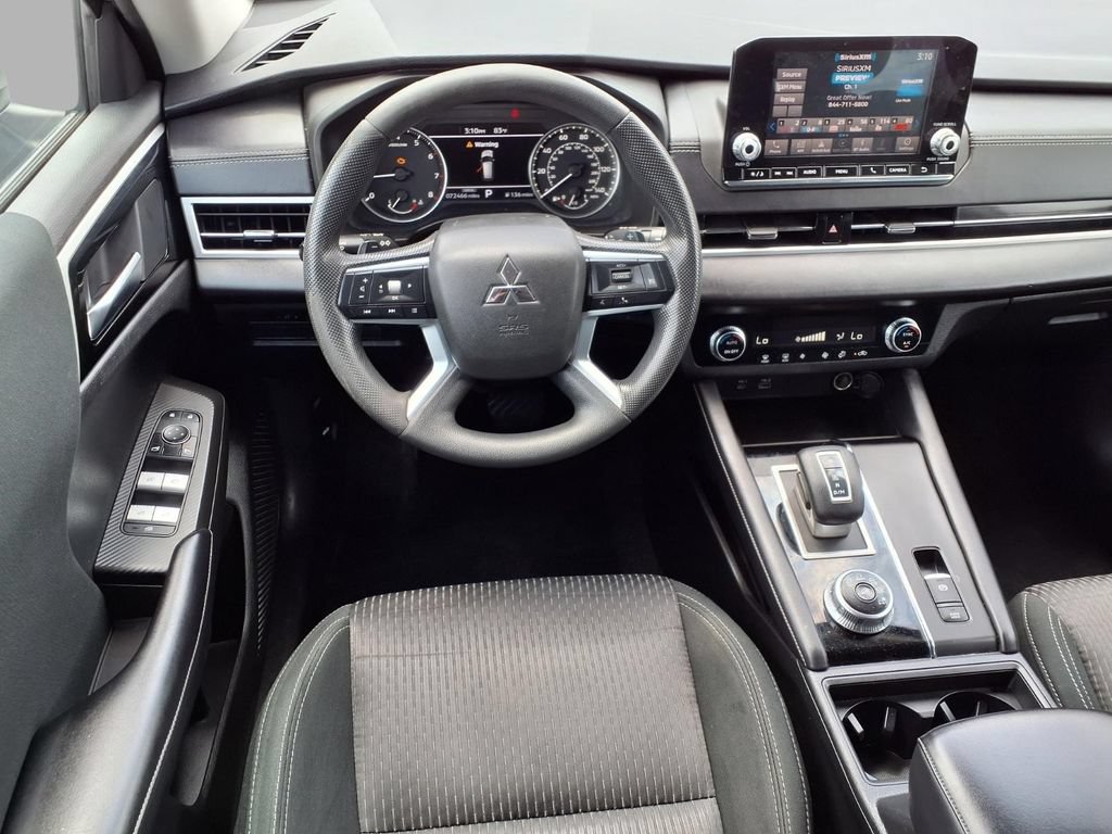 Used 2022 Mitsubishi Outlander ES FWD image 4