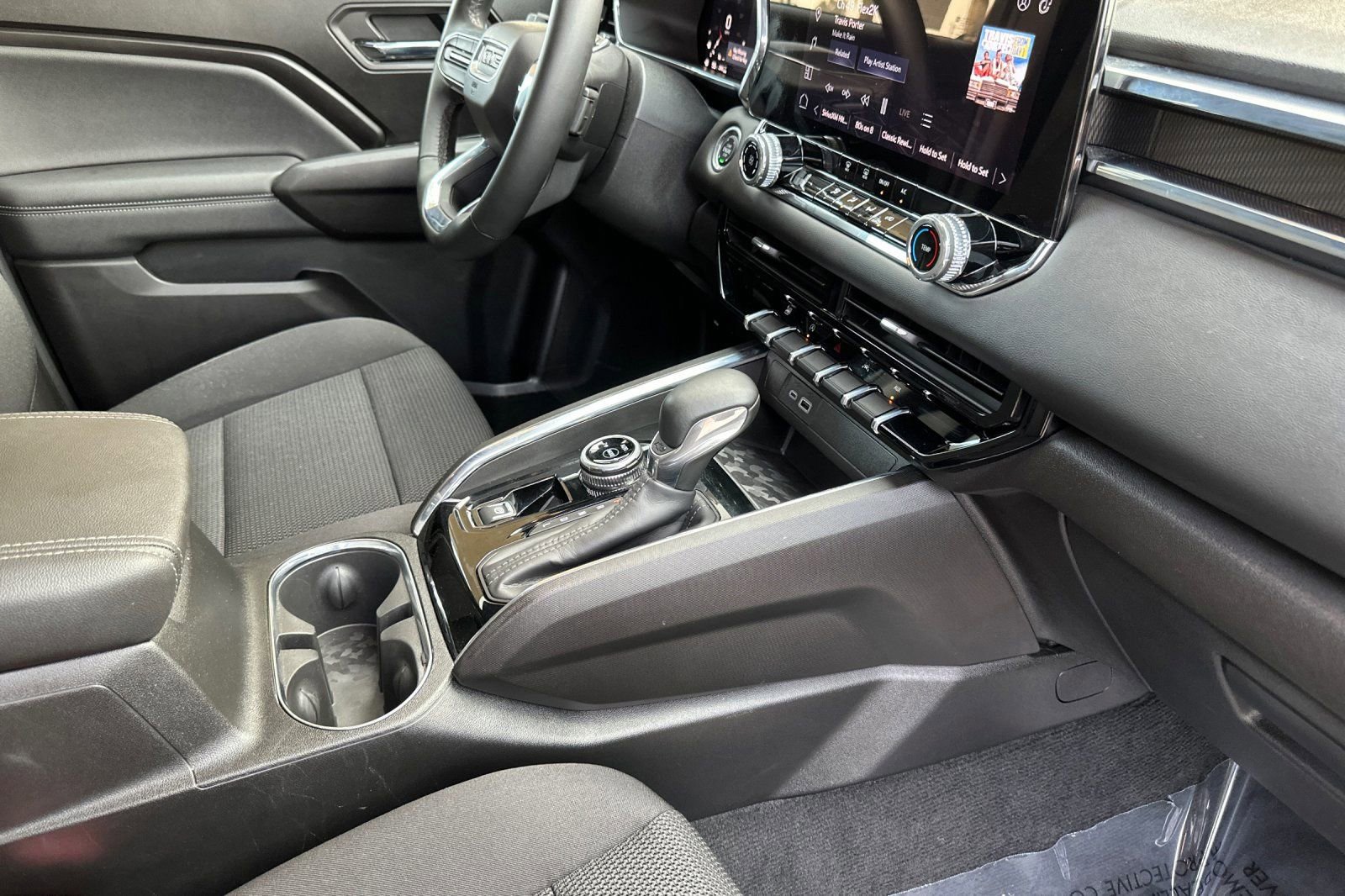 Certified 2025 GMC Canyon Elevation image 15