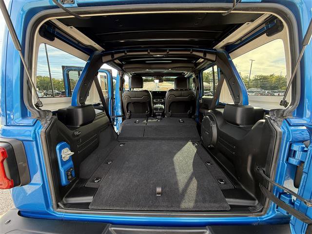Used 2024 Jeep Wrangler Unlimited Rubicon image 26