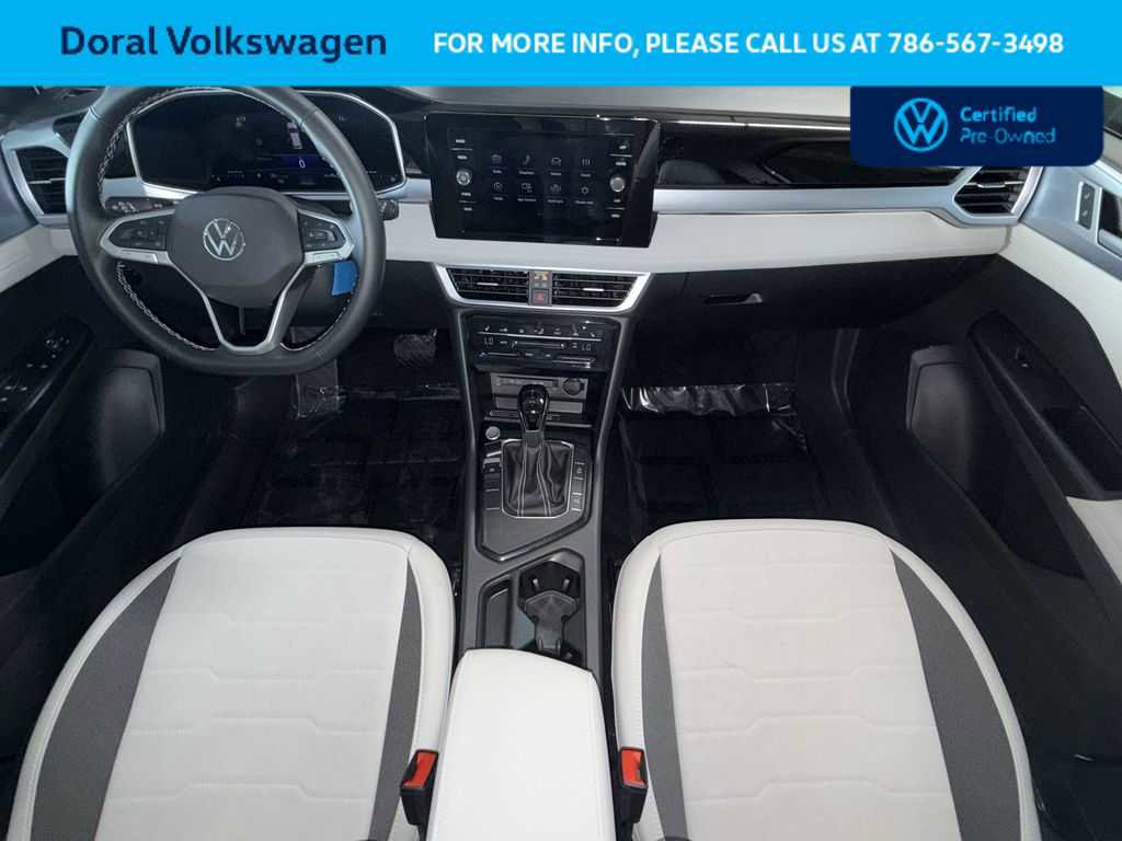 Used 2025 Volkswagen Taos SE FWD image 24
