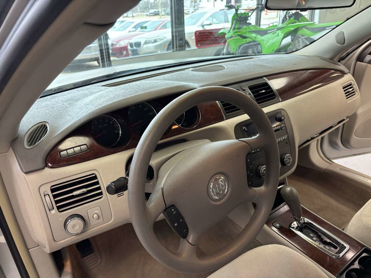 Used 2007 Buick Lucerne CX FWD image 13