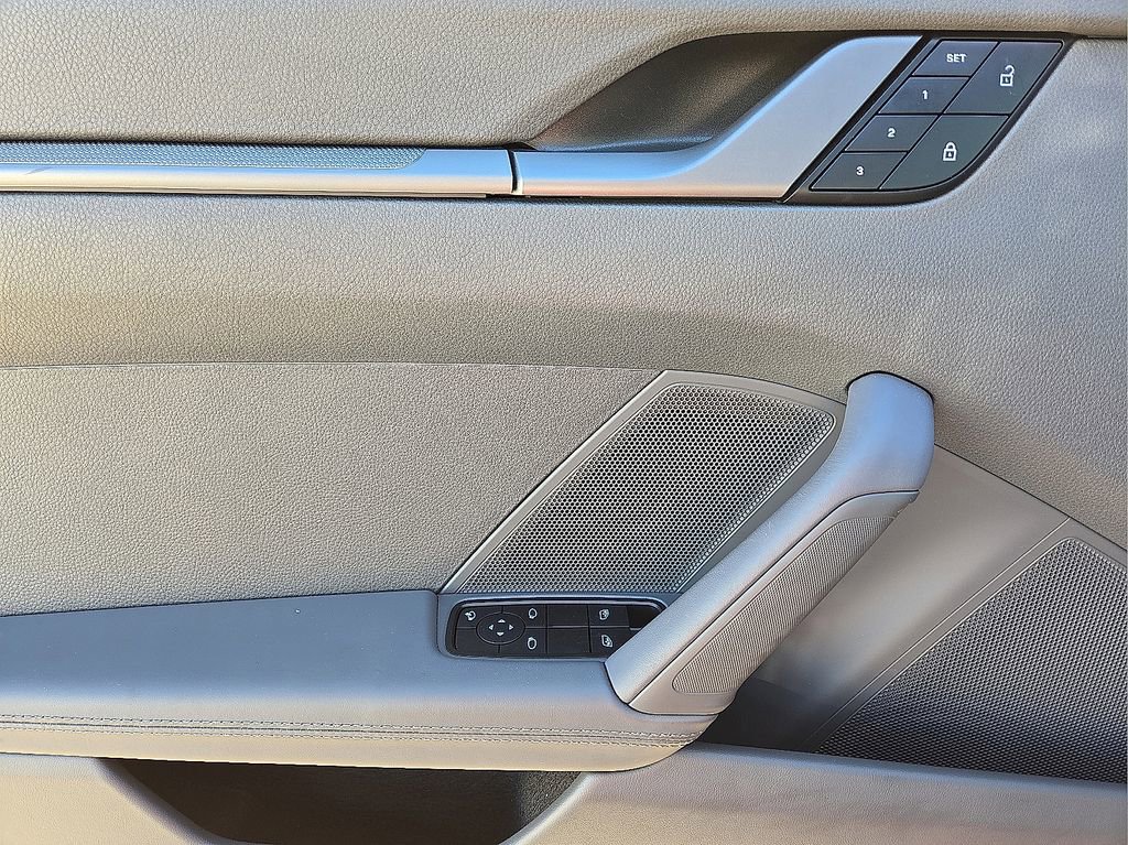 Used 2023 Porsche 911 Carrera 4 w/ Premium Package image 20