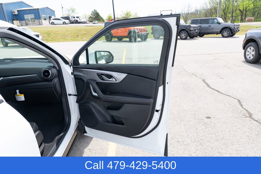 Used 2025 Chevrolet Blazer LT image 16