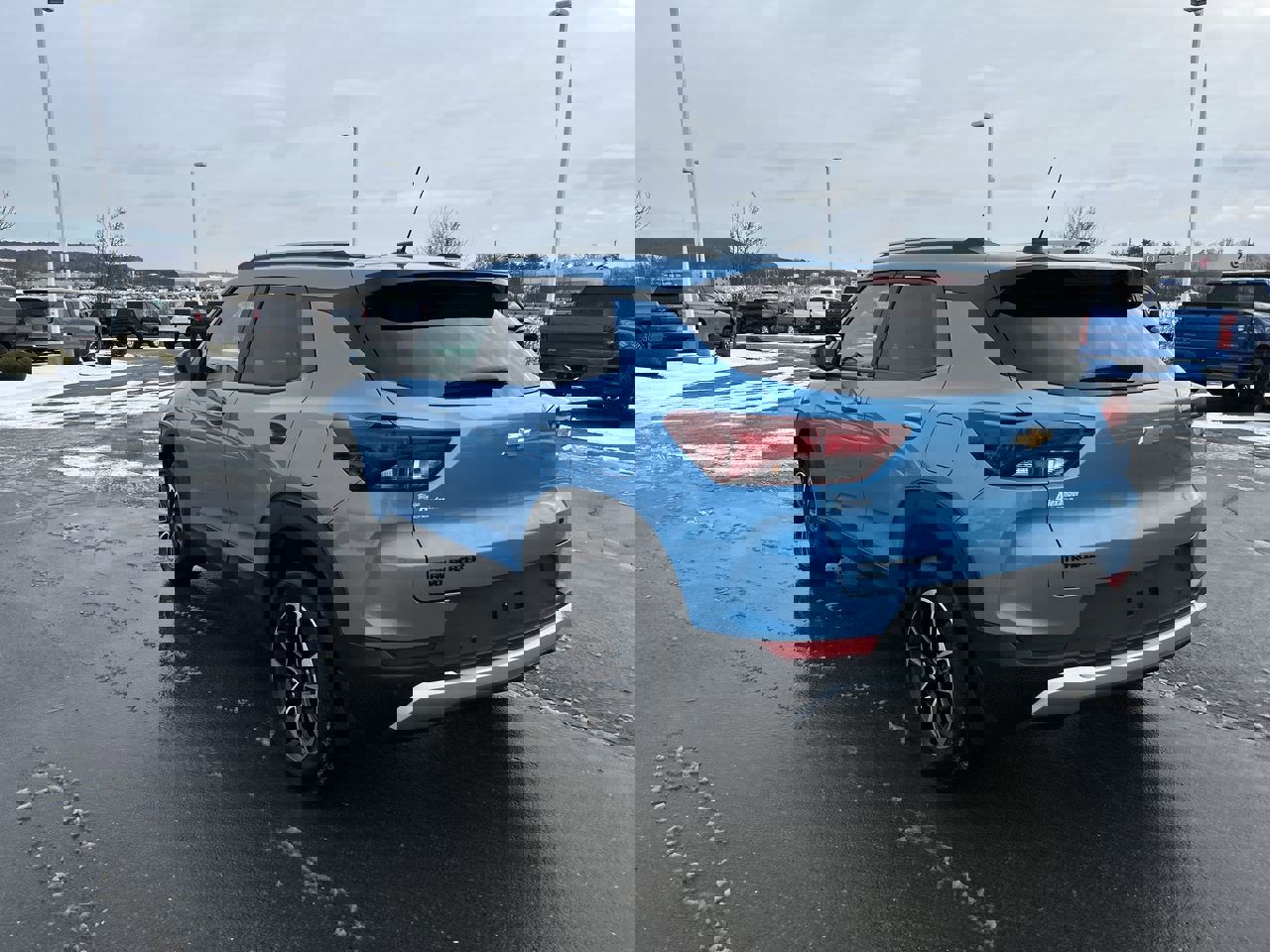 Used 2025 Chevrolet TrailBlazer LT w/ Convenience Package image 5