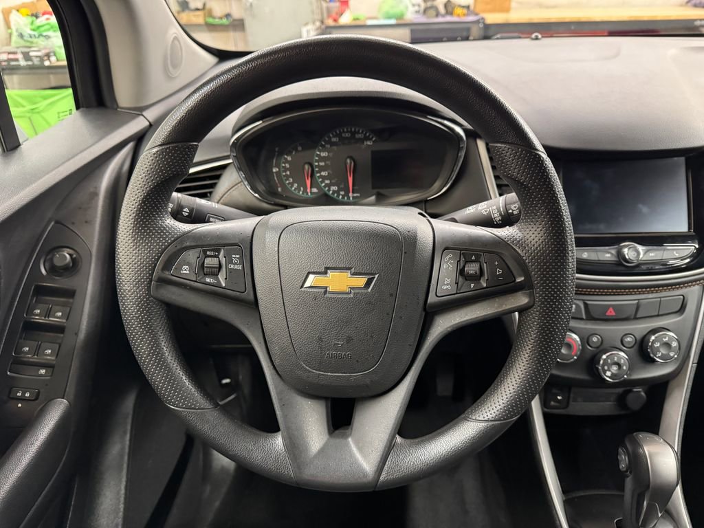 Used 2021 Chevrolet Trax LT AWD/4WD image 19